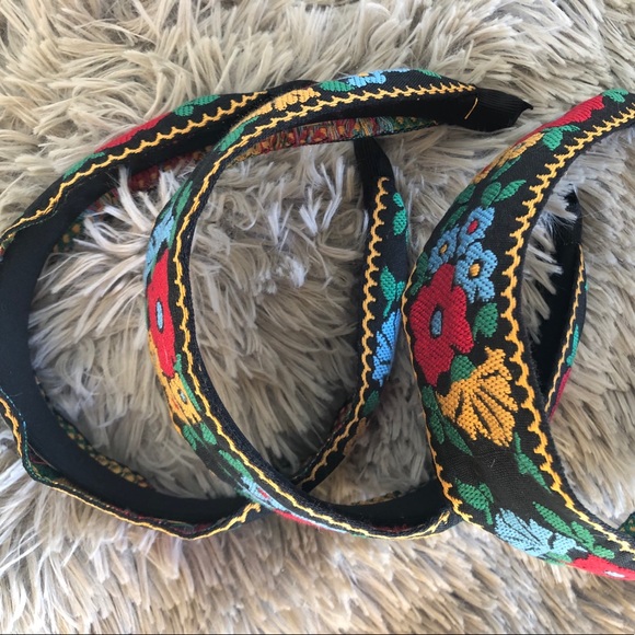 Embroidered Headband - Picture 4 of 4